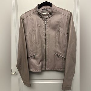 Women’s grey leather jacket size M